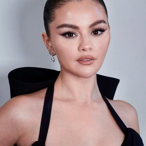 Голая Селена Гомес