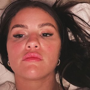 Голая Селена Гомес
