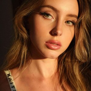 Голая Юлия Вавилова