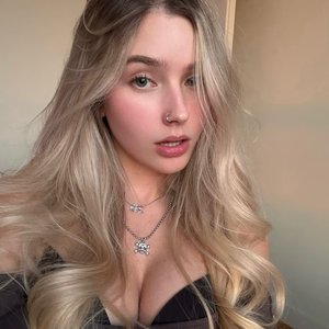 Голая Whylollycry