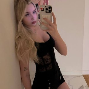 Голая Whylollycry