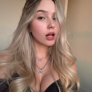 Голая Whylollycry