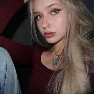Голая Whylollycry