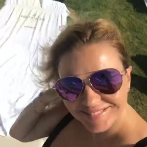Голая Анна Семенович