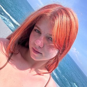 Голая Александра Трусова