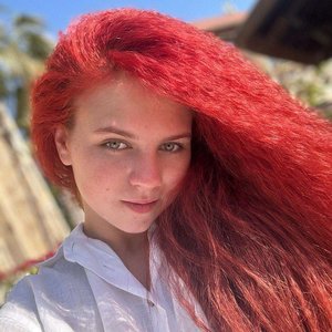Голая Александра Трусова