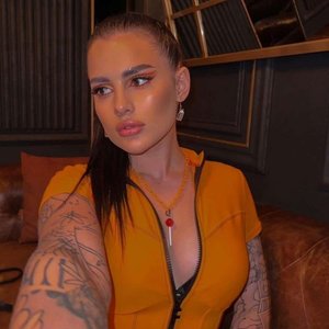 Голая Карина Аракелян