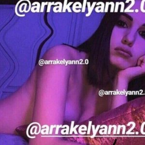 Голая Карина Аракелян
