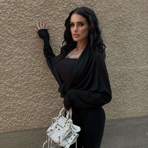 Голая Карина Аракелян