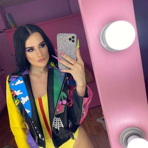 Голая Карина Аракелян