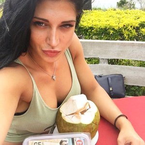 Голая Дарья Наваррская