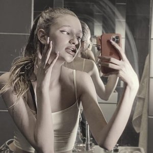 Голая Лиза Анохина
