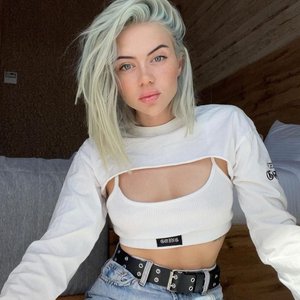 Голая Алина Олешева