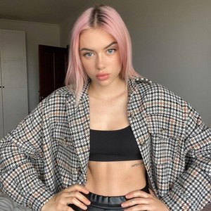 Голая Алина Олешева