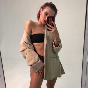 Голая Алина Олешева