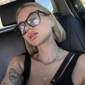 Голая Алина Олешева