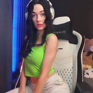 Голая Булочка