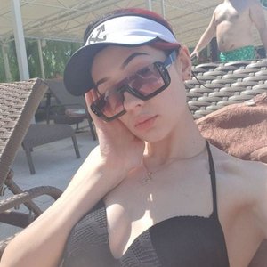 Голая Булочка