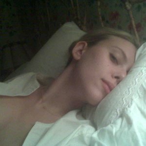 Голая Скарлетт Йоханссон