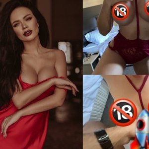 Голая Яна Кошкина