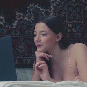 Голая Полина Гухман