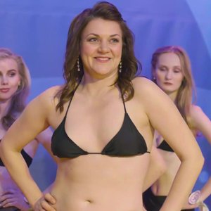 Голая Анна Уколова