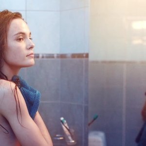 Голая Ангелина Стречина