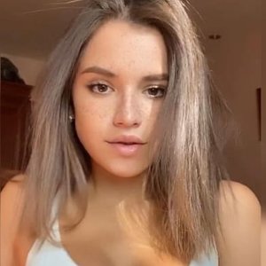 Голая Анна Комарова