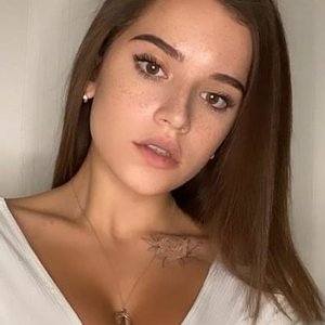 Голая Анна Комарова