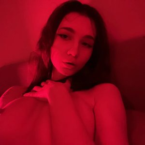Голая Арина Левченко