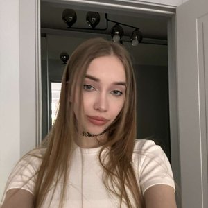 Голая Bloomus