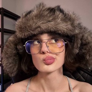 Голая Cutierover