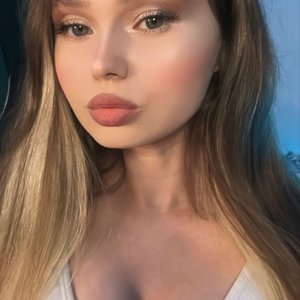 Голая Evaanna