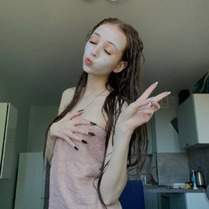Голая Катя Клеточка