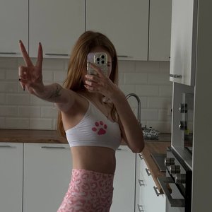Голая Катя Клеточка
