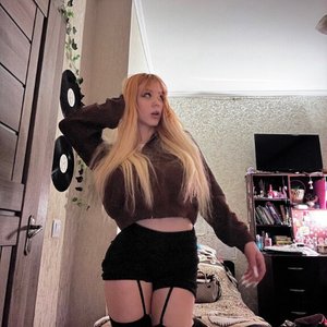 Голая Kitty Keettt
