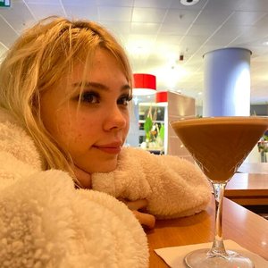 Голая Kitty Keettt