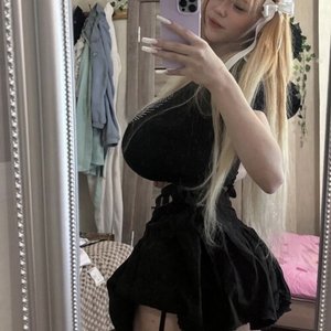 Голая Kitty Keettt