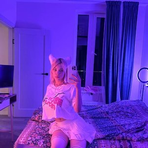 Голая Kitty Keettt