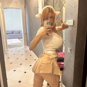 Голая Kitty Keettt