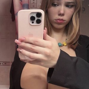 Голая Kitty Keettt