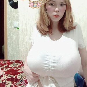 Голая Kitty Keettt