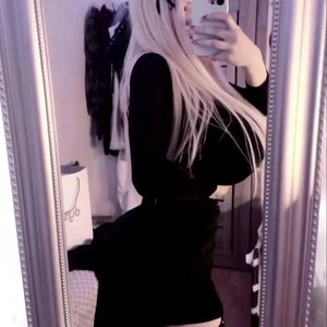 Голая Kitty Keettt