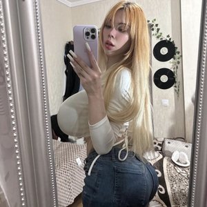 Голая Kitty Keettt