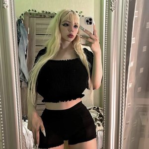 Голая Kitty Keettt