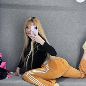 Голая Kitty Keettt