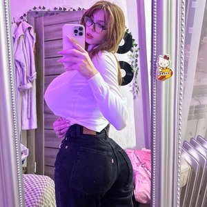 Голая Kitty Keettt
