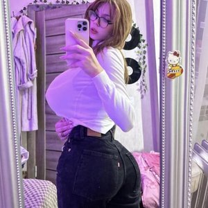Голая Kitty Keettt