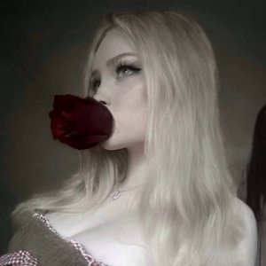 Голая Nisa