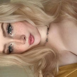 Голая Nisa